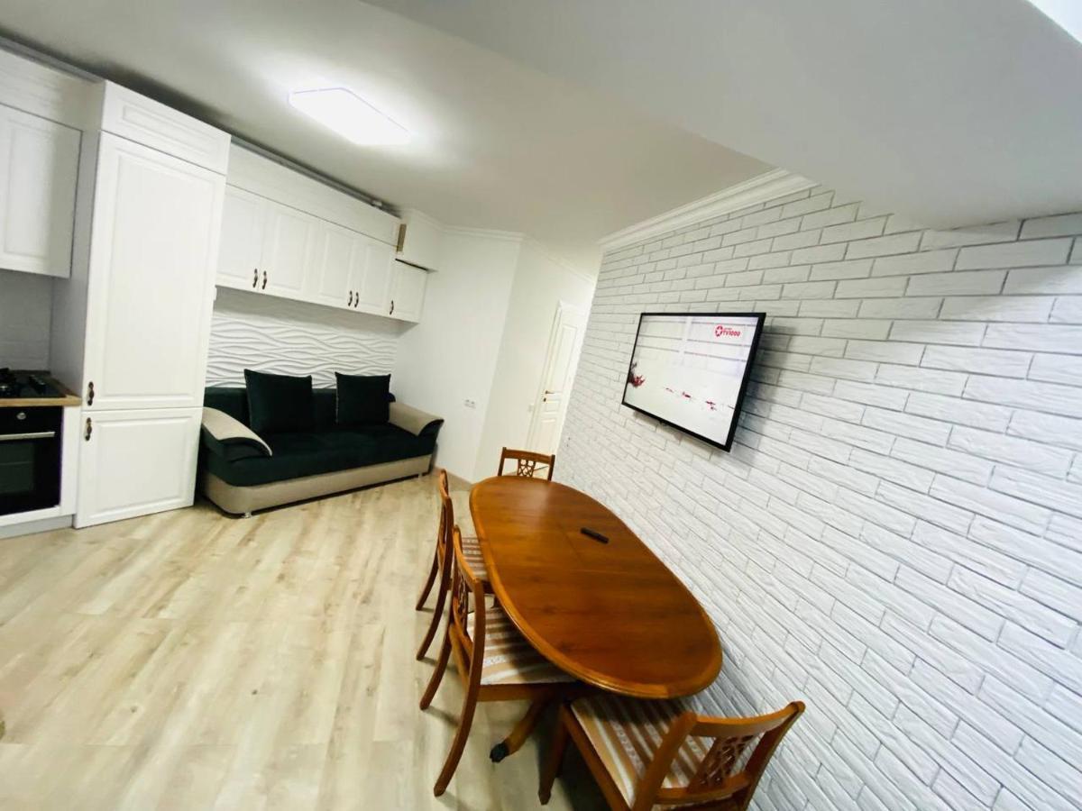 Central Eco View Apartment Chisinau Bagian luar foto