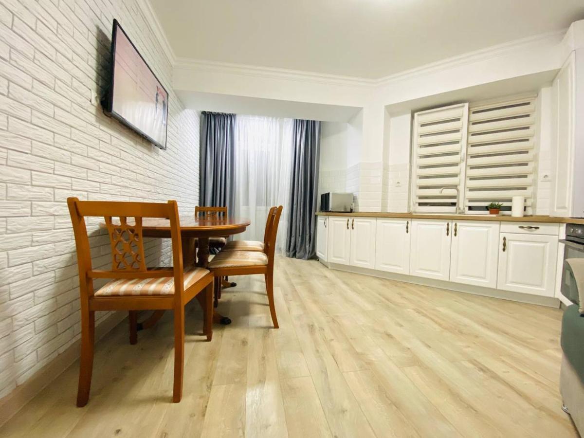 Central Eco View Apartment Chisinau Bagian luar foto