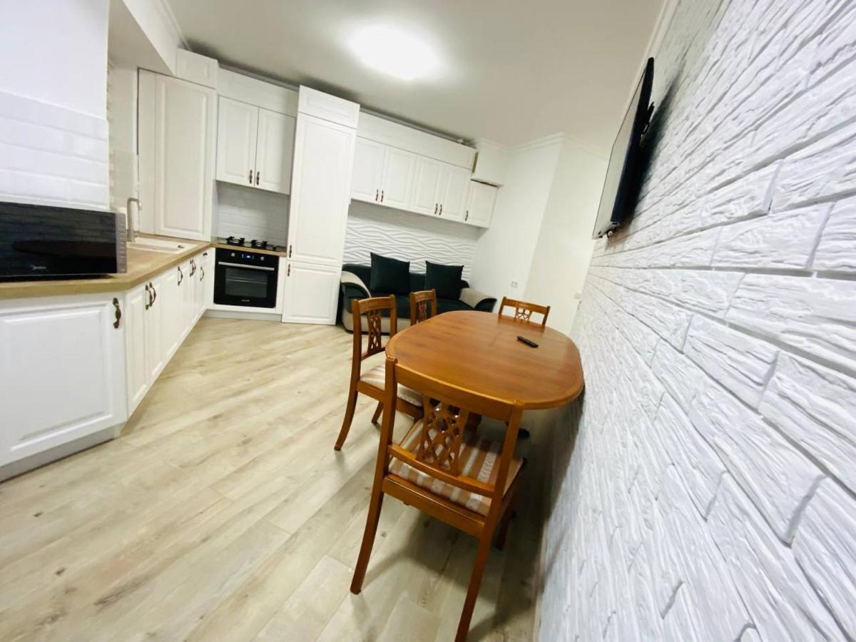 Central Eco View Apartment Chisinau Bagian luar foto